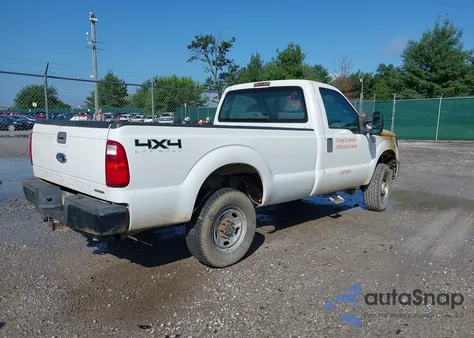 2015 Ford F-250 Xl z USA, uszkodzony, nr VIN 1FTBF2B62FEC81475